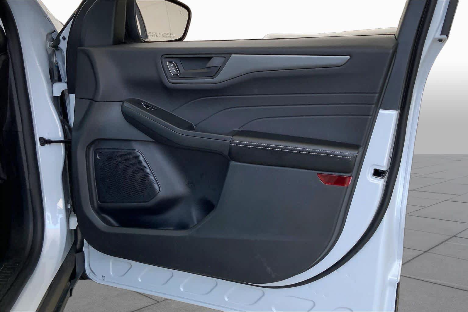 Used 2025 Ford Escape Active FWD image 23