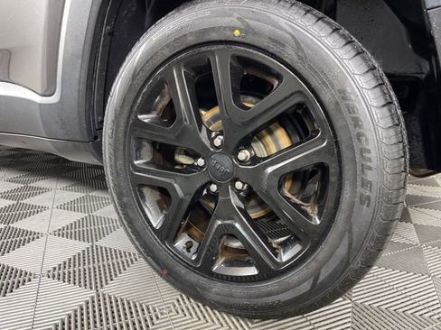 Used 2016 Jeep Renegade Latitude image 13