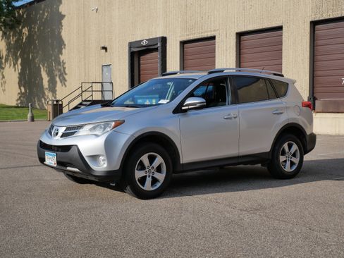 Used 2015 Toyota RAV4 XLE FWD image 3