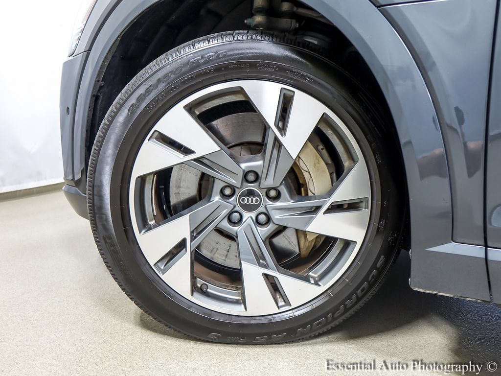 Used 2021 Audi e-tron Premium Plus w/ Premium Plus Package AWD/4WD image 10
