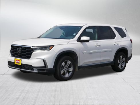 Used 2023 Honda Pilot EX-L image 3