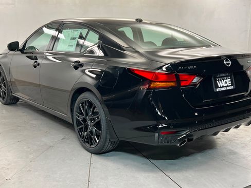 New 2026 Nissan Altima 2.5 SR w/ SR Midnight Edition Package FWD image 3
