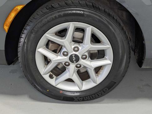 Certified 2023 Kia Soul LX w/ Option Group 015 FWD image 3
