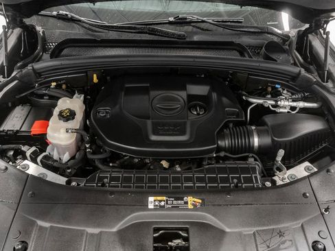 Certified 2021 Jeep Grand Cherokee L Overland w/ Luxury Tech Group IV AWD/4WD image 3