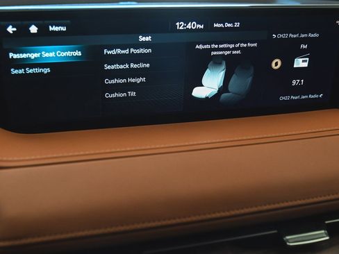 Used 2024 Genesis G80 image 21