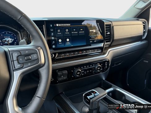 Used 2026 Chevrolet Silverado 1500 LT Trail Boss w/ LT Trail Boss Premium Package AWD/4WD image 18