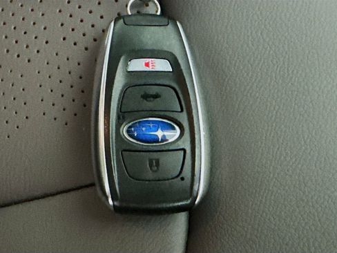 Certified 2025 Subaru Crosstrek 2.5i Limited w/ Crosstrek Mirror Package image 36