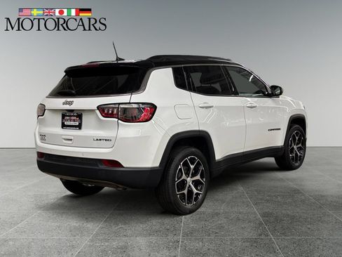 Used 2024 Jeep Compass Limited AWD/4WD image 3