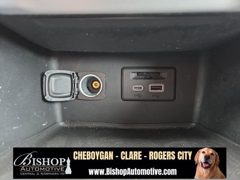 Used 2023 GMC Acadia SLE w/ Driver Convenience Package image 20