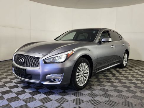 Used 2015 INFINITI Q70 L 3.7 w/ Deluxe Touring Package AWD/4WD image 3