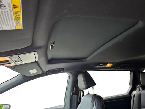 Used 2025 Honda Odyssey Sport-L image 19