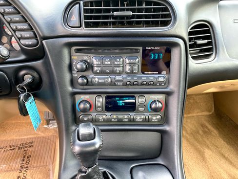 Used 2003 Chevrolet Corvette Convertible w/ Preferred Equipment Group1 image 35