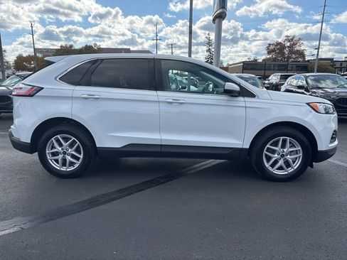 Certified 2022 Ford Edge SEL w/ Convenience Package image 4