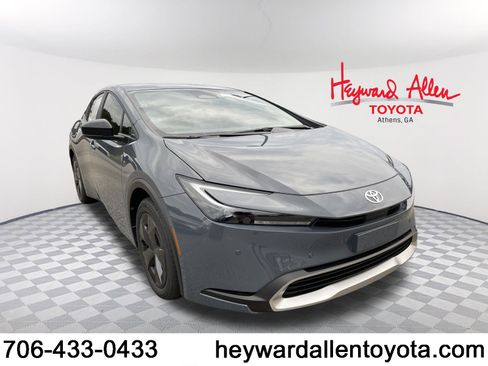 New 2026 Toyota Prius SE image 1