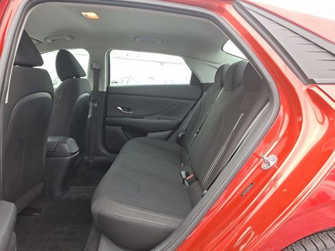 Used 2021 Hyundai Elantra SEL image 10