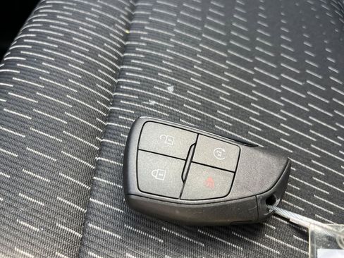 Used 2025 Chevrolet Equinox LT FWD image 22