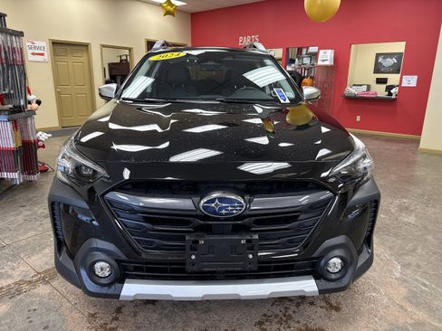 Used 2024 Subaru Outback Touring XT image 2