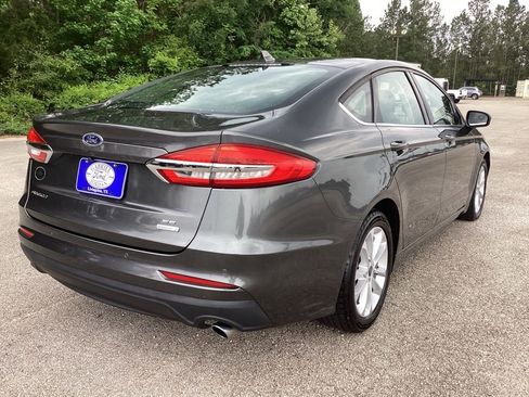 Used 2020 Ford Fusion SE FWD image 5