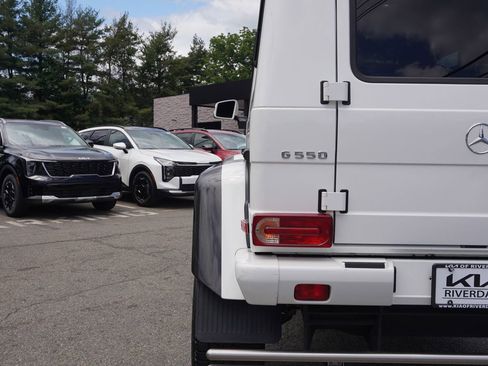 Used 2018 Mercedes-Benz G 550 Squared image 16