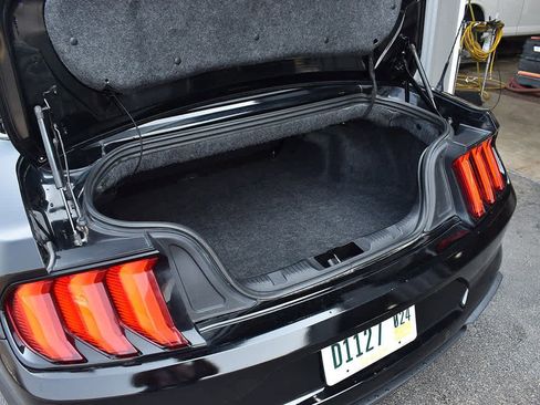 Used 2020 Ford Mustang Premium image 21