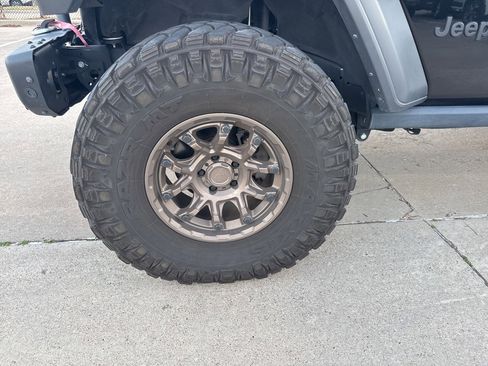 Used 2023 Jeep Wrangler Sport S image 8