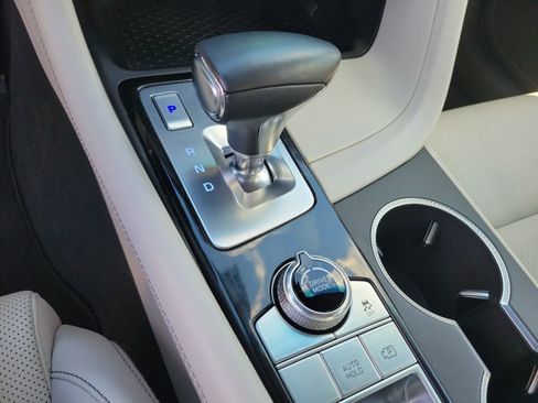 Used 2024 Genesis G70 2.5T AWD/4WD image 12