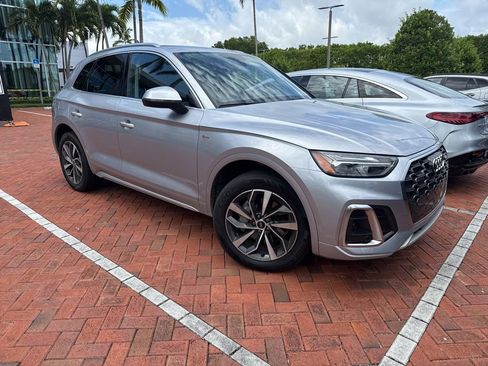Used 2022 Audi Q5 2.0T Premium w/ Convenience Package AWD/4WD image 1