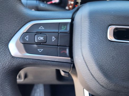 Used 2025 Jeep Compass Sport image 16