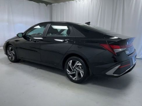 Used 2025 Hyundai Elantra Sport image 19