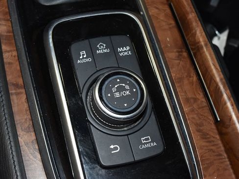 Used 2024 Nissan Armada SL w/ Captain's Chairs Package AWD/4WD image 19