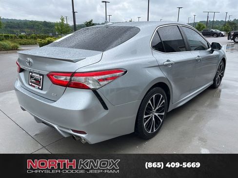 Used 2020 Toyota Camry SE FWD image 20