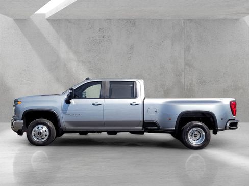 Used 2025 Chevrolet Silverado 3500 LT w/ Safety Package AWD/4WD image 7