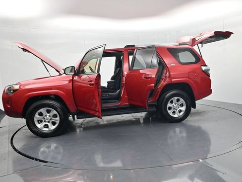 Used 2024 Toyota 4Runner SR5 AWD/4WD image 65