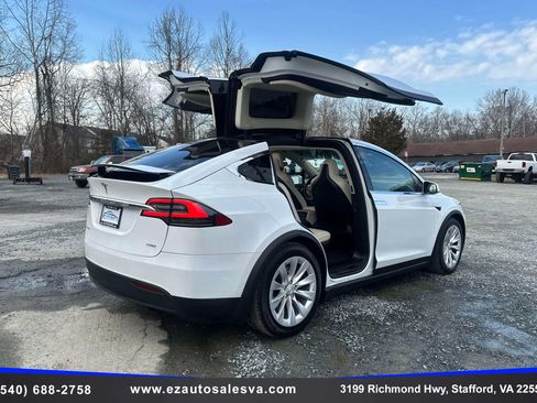 Used 2018 Tesla Model X 75D AWD/4WD image 17