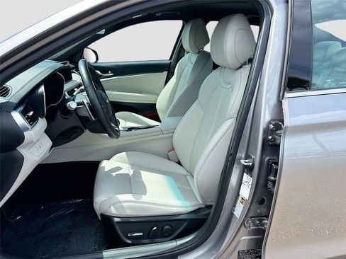 Used 2025 Genesis G70 2.5T RWD image 21