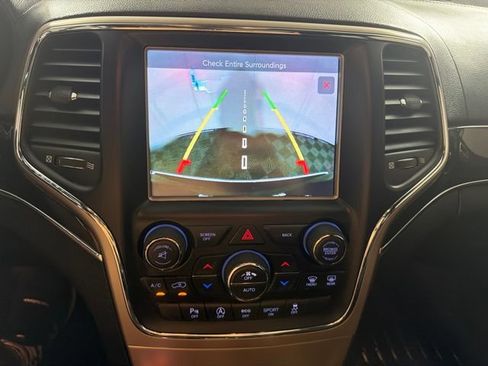 Certified 2017 Jeep Grand Cherokee Overland AWD/4WD image 30