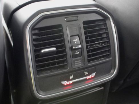 Used 2016 Porsche Macan S image 39