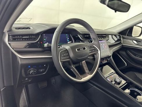 Used 2022 Jeep Grand Cherokee Limited 4xe image 13