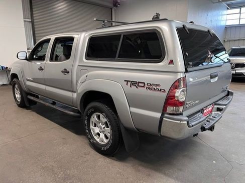 Used 2015 Toyota Tacoma PreRunner w/ TRD Off-Road Package RWD image 4