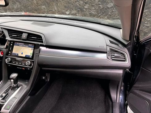 Used 2018 Honda Civic Touring image 15