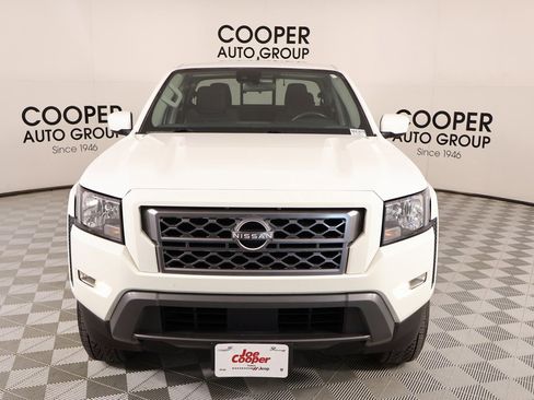 Used 2022 Nissan Frontier SV image 9