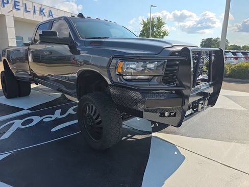 Used 2022 RAM 3500 Big Horn w/ Night Edition AWD/4WD image 11
