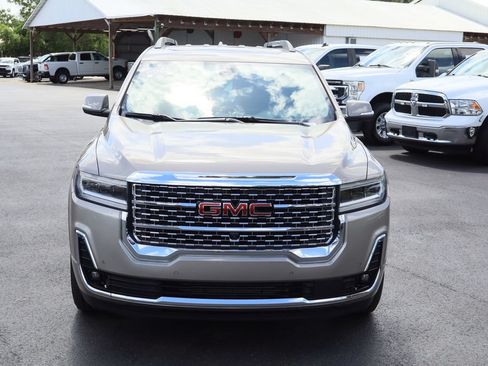 Certified 2022 GMC Acadia Denali w/ Denali Ultimate Package FWD image 4