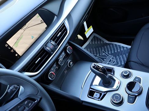 New 2025 Alfa Romeo Stelvio Sprint AWD/4WD image 21