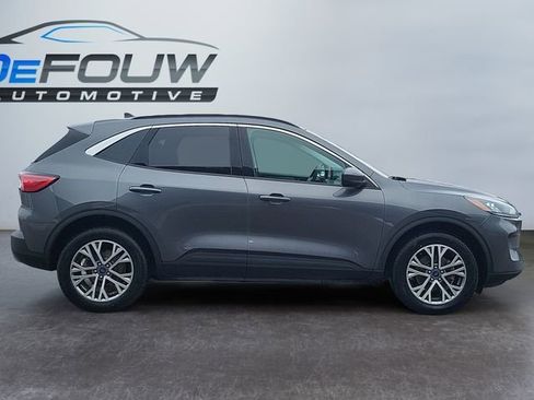 Used 2021 Ford Escape SEL w/ Class II Trailer Tow Package image 2