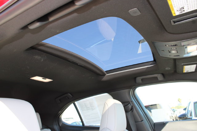 Used 2024 Lexus UX 250h FWD image 6