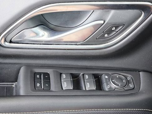 Used 2023 Chevrolet Suburban Premier RWD image 20