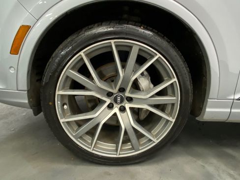 Used 2019 Audi Q7 3.0T Prestige w/ Prestige Package AWD/4WD image 43