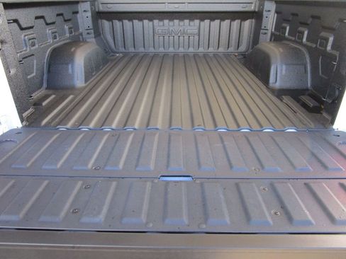 New 2026 GMC Sierra 1500 AT4 w/ AT4 Premium Package image 18