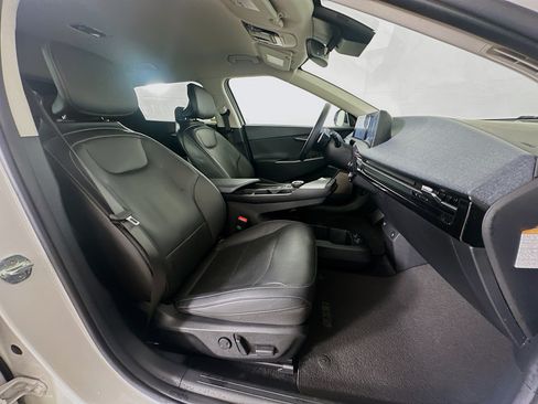 Used 2022 Kia EV6 Wind w/ Wind Technology Package AWD/4WD image 31